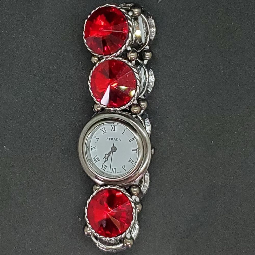 Strada Red Watch - Picture 5 of 16